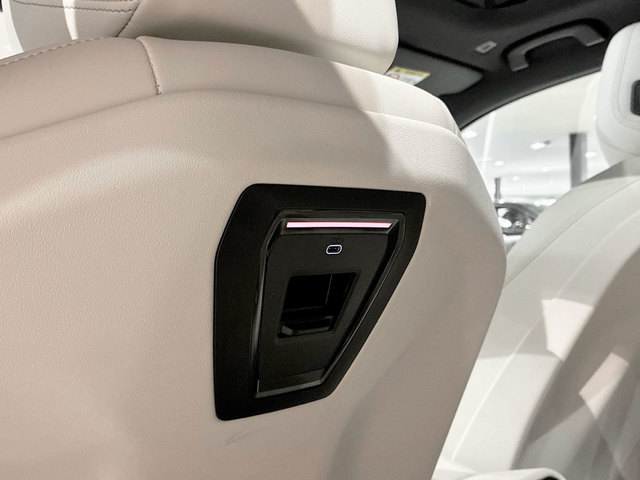 BMW Serie 5 520d color Gris. Año 2024. 145KW(197CV). Diésel. En concesionario BMW Marcos Automoción de Valencia