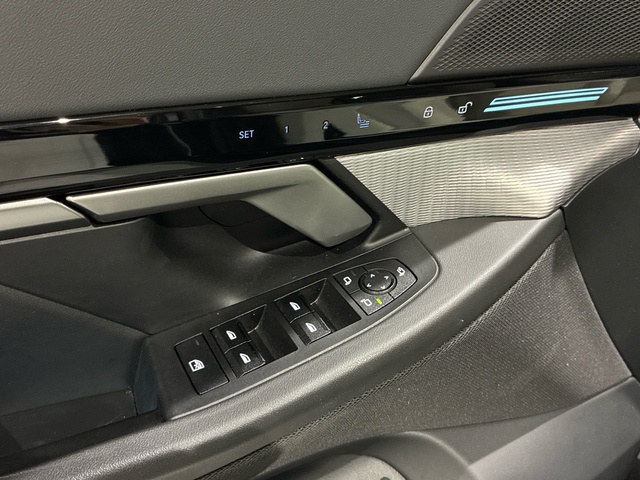 BMW Serie 5 520d color Gris. Año 2024. 145KW(197CV). Diésel. En concesionario BMW Marcos Automoción de Valencia