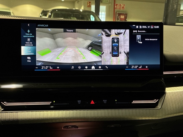 BMW Serie 5 520d color Gris. Año 2024. 145KW(197CV). Diésel. En concesionario BMW Marcos Automoción de Valencia