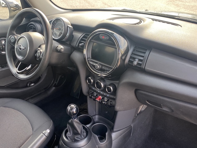 fotoG 7 del MINI MINI 5 Puertas Cooper 100 kW (136 CV) 136cv Gasolina del 2018 en Madrid