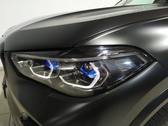 BMW X5 xDrive40i color Negro. Año 2022. 250KW(340CV). Gasolina. En concesionario Hispamovil Elche de Alicante