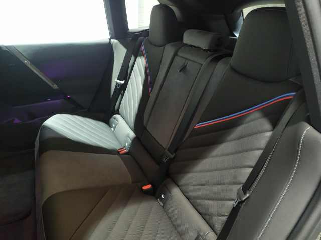 BMW iX xDrive45 color Negro. Año 2025. 300KW(408CV). Eléctrico. En concesionario Hispamovil Elche de Alicante