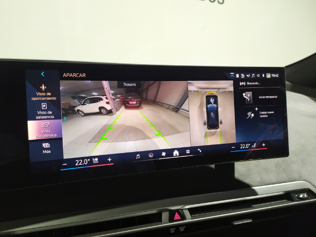 BMW iX xDrive45 color Negro. Año 2025. 300KW(408CV). Eléctrico. En concesionario Hispamovil Elche de Alicante