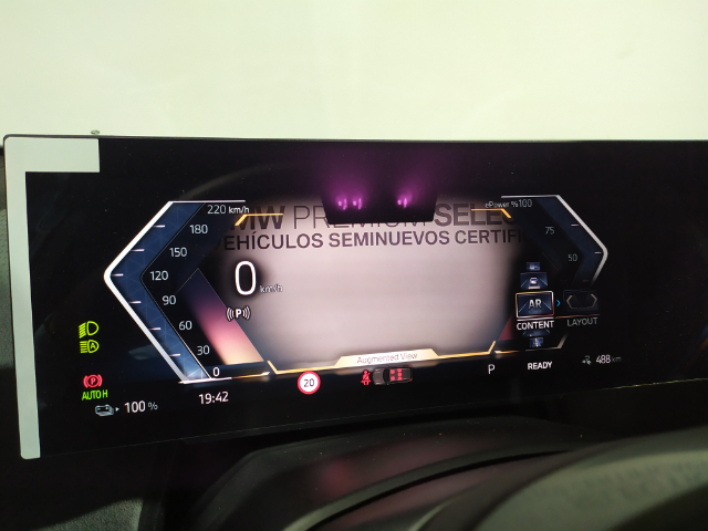 BMW iX xDrive45 color Negro. Año 2025. 300KW(408CV). Eléctrico. En concesionario Hispamovil Elche de Alicante