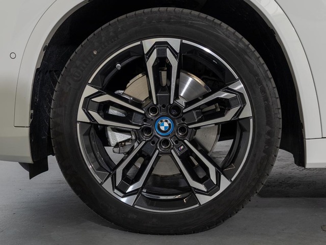 BMW X1 xDrive25e color Blanco. Año 2025. 180KW(245CV). Híbrido Electro/Gasolina. En concesionario Oliva Motor Girona de Girona