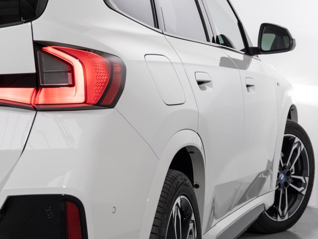 BMW X1 xDrive25e color Blanco. Año 2025. 180KW(245CV). Híbrido Electro/Gasolina. En concesionario Oliva Motor Girona de Girona