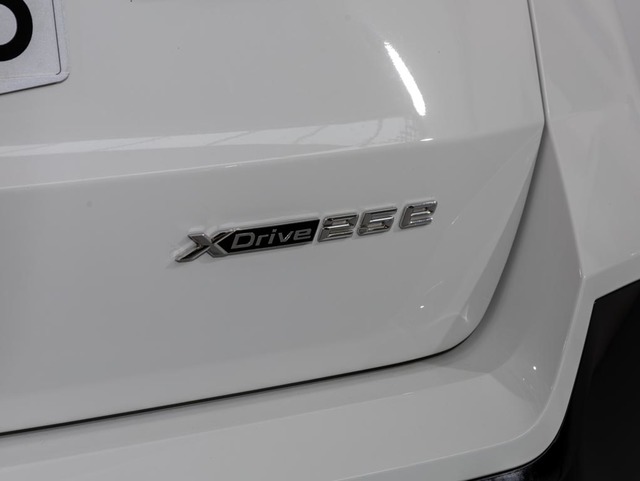 BMW X1 xDrive25e color Blanco. Año 2025. 180KW(245CV). Híbrido Electro/Gasolina. En concesionario Oliva Motor Girona de Girona