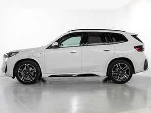Fotos de BMW X1 xDrive25e color Blanco. Año 2025. 180KW(245CV). Híbrido Electro/Gasolina. En concesionario Oliva Motor Girona de Girona