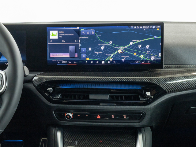 BMW i4 eDrive40 color Blanco. Año 2025. 250KW(340CV). Eléctrico. En concesionario Oliva Motor Girona de Girona