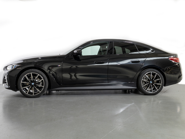 BMW i4 eDrive35 color Negro. Año 2025. 210KW(286CV). Eléctrico. En concesionario Oliva Motor Girona de Girona