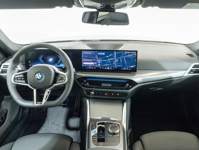 BMW i4 eDrive35 color Negro. Año 2025. 210KW(286CV). Eléctrico. En concesionario Oliva Motor Girona de Girona