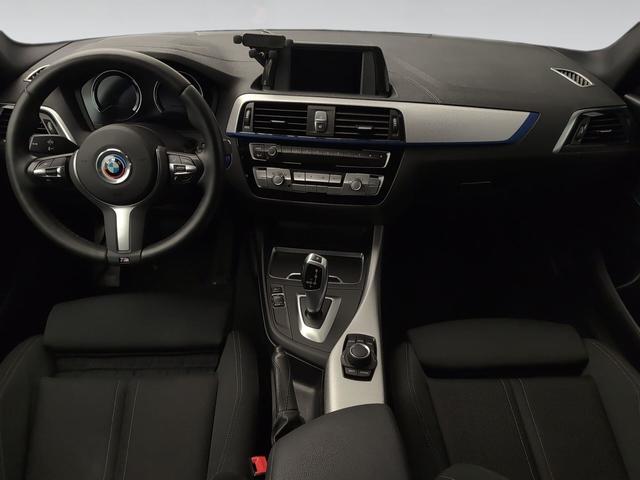 BMW Serie 1 118i color Blanco. Año 2019. 100KW(136CV). Gasolina. En concesionario Automotor Premium Viso - Málaga de Málaga