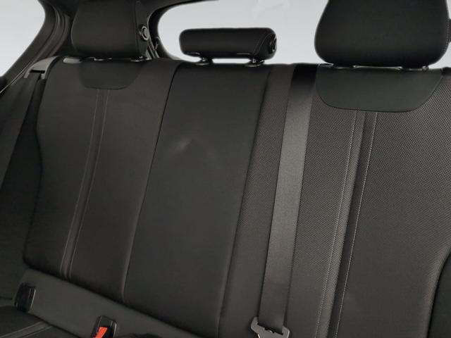 BMW Serie 1 118i color Blanco. Año 2019. 100KW(136CV). Gasolina. En concesionario Automotor Premium Viso - Málaga de Málaga