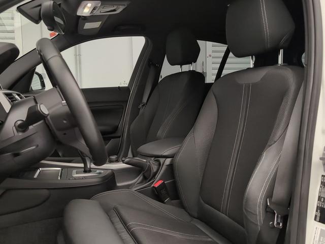 BMW Serie 1 118i color Blanco. Año 2019. 100KW(136CV). Gasolina. En concesionario Automotor Premium Viso - Málaga de Málaga