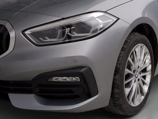 BMW Serie 1 118i color Gris. Año 2024. 103KW(140CV). Gasolina. En concesionario Automotor Premium Viso - Málaga de Málaga
