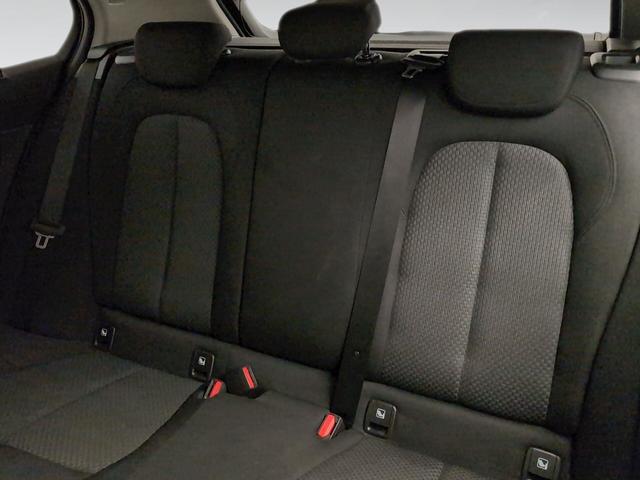 BMW Serie 1 118i color Gris. Año 2024. 103KW(140CV). Gasolina. En concesionario Automotor Premium Viso - Málaga de Málaga