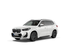 Fotos de BMW X1 sDrive18d color Blanco. Año 2024. 110KW(150CV). Diésel. En concesionario San Pablo Motor | Su Eminencia de Sevilla
