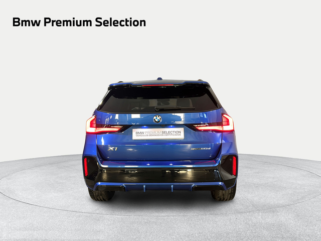 BMW X1 sDrive20d color Azul. Año 2024. 120KW(163CV). Diésel. En concesionario San Pablo Motor | Su Eminencia de Sevilla