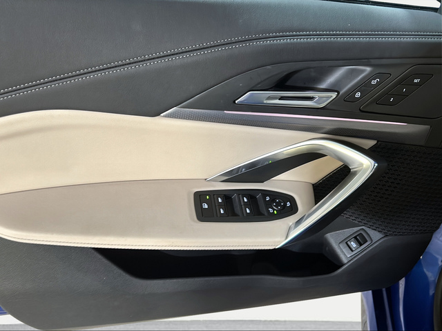 BMW X1 sDrive20i color Azul. Año 2024. 125KW(170CV). Gasolina. En concesionario San Pablo Motor | Su Eminencia de Sevilla