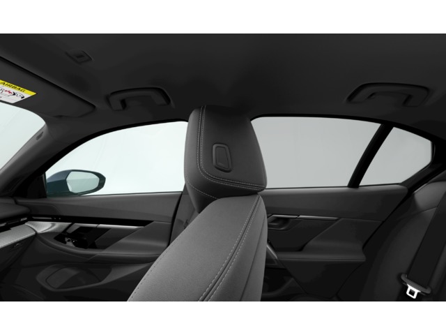 BMW Série 5 530e Berlina color Negro. Año 2024. 220KW(299CV). Elétrico / Gasolina Híbrido. En concesionario MCoutinho - Viseu de Viseu