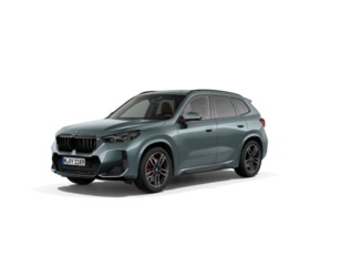 Fotos de BMW X1 sDrive20i color Verde. Año 2024. 125KW(170CV). Gasolina. En concesionario Carteya Motor | Campo de Gibraltar de Cádiz