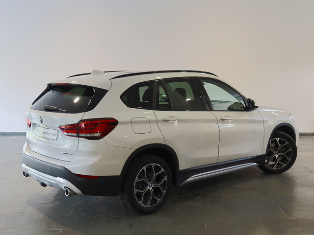 BMW X1 sDrive18d color Blanco. Año 2021. 110KW(150CV). Diésel. En concesionario Autogal de Ourense
