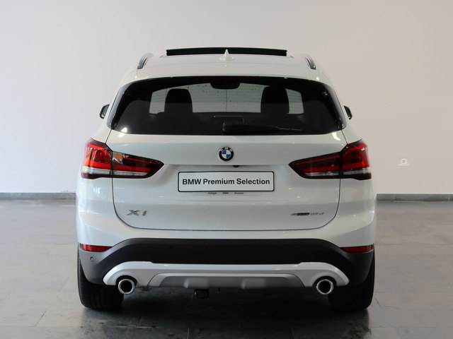BMW X1 sDrive18d color Blanco. Año 2021. 110KW(150CV). Diésel. En concesionario Autogal de Ourense