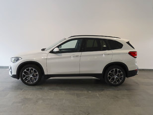 Fotos de BMW X1 sDrive18d color Blanco. Año 2021. 110KW(150CV). Diésel. En concesionario Autogal de Ourense