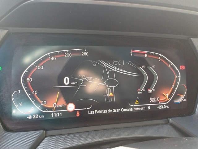 BMW Serie 1 118i color Gris. Año 2023. 103KW(140CV). Gasolina. En concesionario Marmotor de Las Palmas