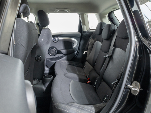 fotoG 8 del MINI MINI 5 Puertas Cooper D 85 kW (116 CV) 116cv Diésel del 2015 en Girona