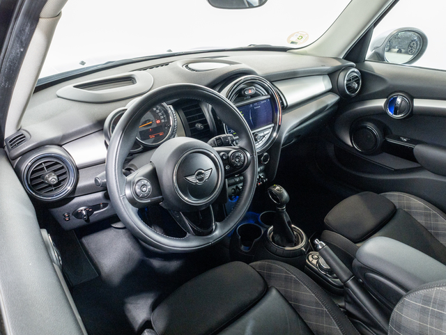 fotoG 13 del MINI MINI 5 Puertas Cooper D 85 kW (116 CV) 116cv Diésel del 2015 en Girona