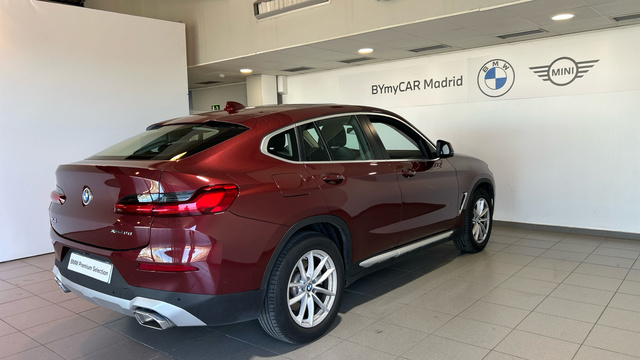 BMW X4 xDrive20d color Rojo. Año 2021. 140KW(190CV). Diésel. En concesionario BYmyCAR Madrid - Alcalá de Madrid