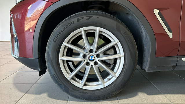 BMW X4 xDrive20d color Rojo. Año 2021. 140KW(190CV). Diésel. En concesionario BYmyCAR Madrid - Alcalá de Madrid