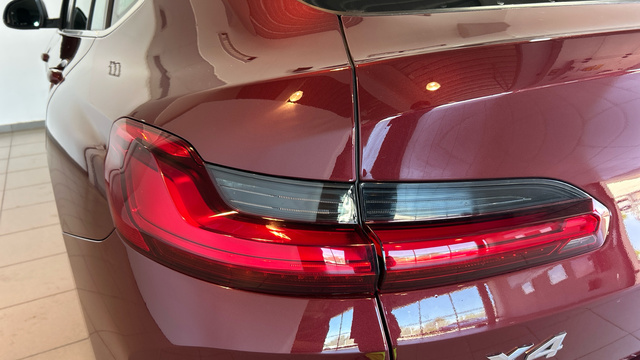 BMW X4 xDrive20d color Rojo. Año 2021. 140KW(190CV). Diésel. En concesionario BYmyCAR Madrid - Alcalá de Madrid