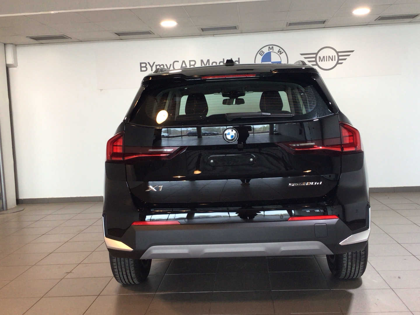BMW X1 sDrive20d color Negro. Año 2025. 120KW(163CV). Diésel. En concesionario BYmyCAR Madrid - Alcalá de Madrid
