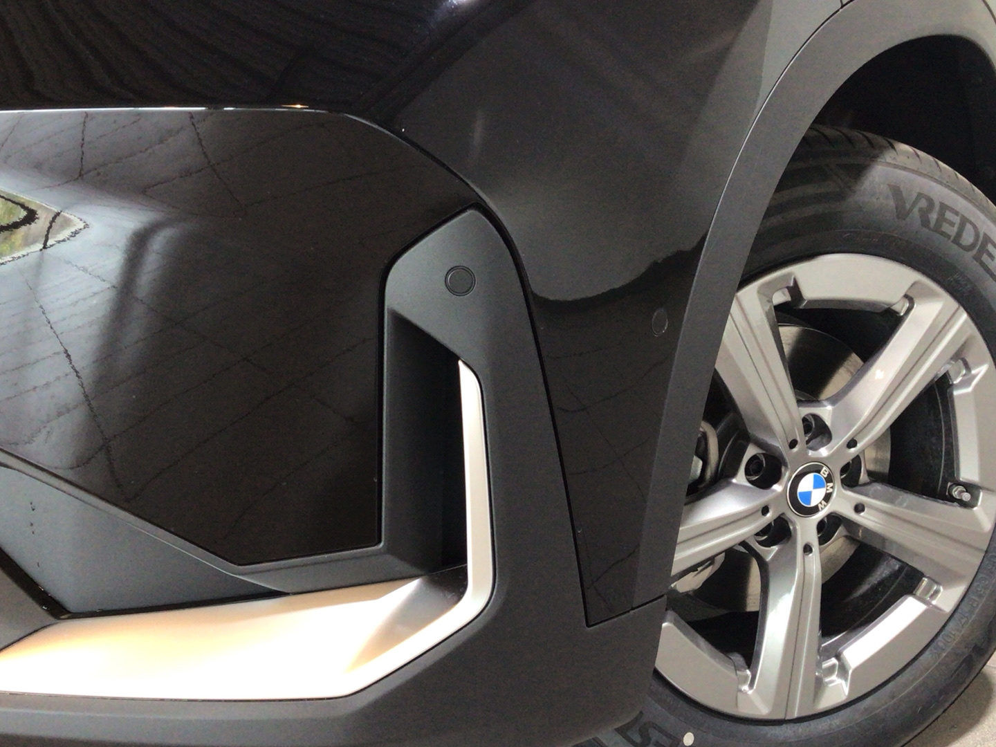 BMW X1 sDrive20d color Negro. Año 2025. 120KW(163CV). Diésel. En concesionario BYmyCAR Madrid - Alcalá de Madrid