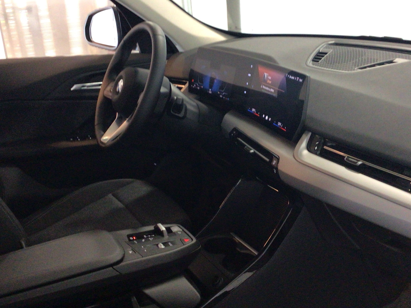 BMW X1 sDrive20d color Negro. Año 2025. 120KW(163CV). Diésel. En concesionario BYmyCAR Madrid - Alcalá de Madrid