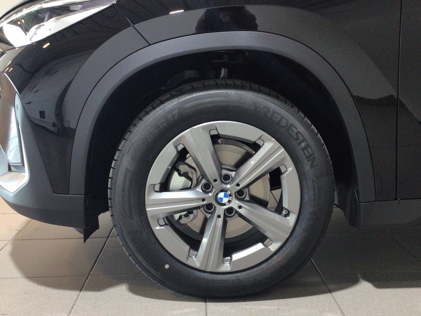 BMW X1 sDrive20d color Negro. Año 2025. 120KW(163CV). Diésel. En concesionario BYmyCAR Madrid - Alcalá de Madrid