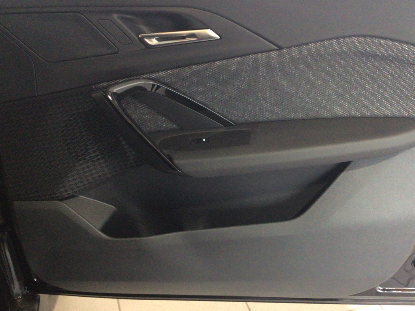 BMW X1 sDrive20d color Negro. Año 2025. 120KW(163CV). Diésel. En concesionario BYmyCAR Madrid - Alcalá de Madrid