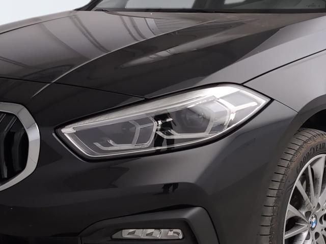 BMW Serie 1 118i color Negro. Año 2024. 103KW(140CV). Gasolina. En concesionario Automotor Premium Velázquez - Málaga de Málaga