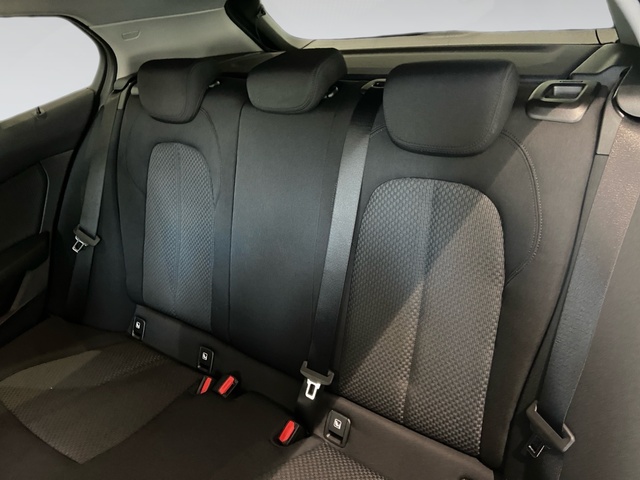 BMW Serie 1 118i color Gris. Año 2024. 103KW(140CV). Gasolina. En concesionario Automotor Premium Velázquez - Málaga de Málaga