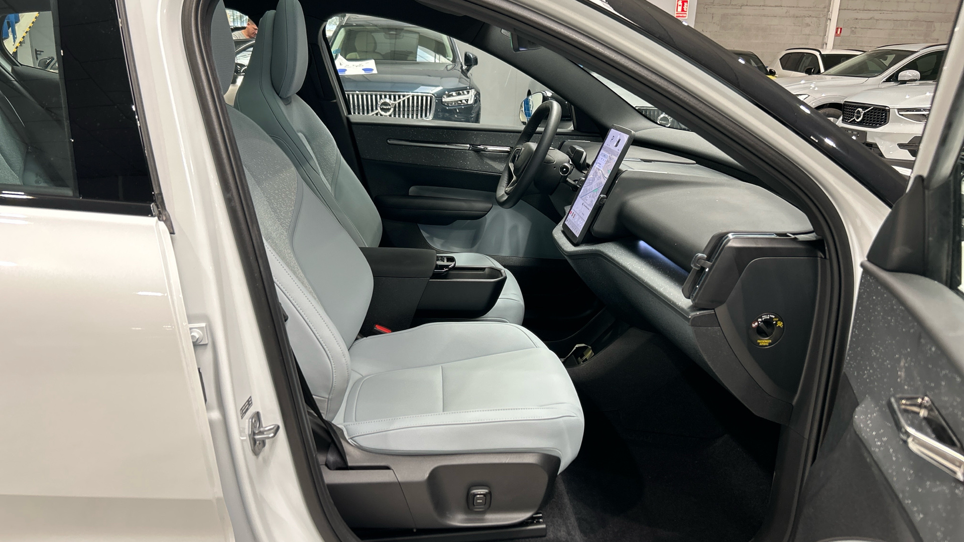 Volvo EX30 segunda mano 82867840 - 47