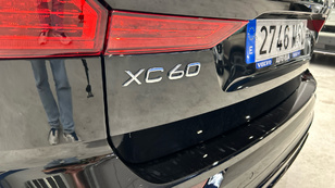 Volvo XC60 B4 G Ultimate Dark Auto 145 kW (197 CV) - 36 Volvo XC60 B4 G Ocasión 145 KW (197CV) - 36