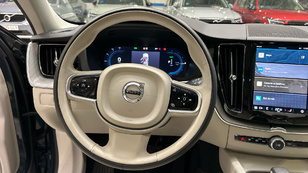 Volvo XC60 T6 Recharge Ultra Bright AWD Auto 257 kW (350 CV) - 9 Volvo XC60 T6 Ocasión 257 KW (350CV) - 9