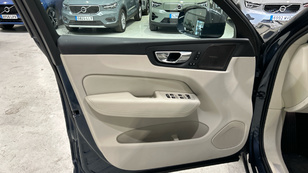 Volvo XC60 T6 Recharge Ultra Bright AWD Auto 257 kW (350 CV) - 25 Volvo XC60 T6 Ocasión 257 KW (350CV) - 25