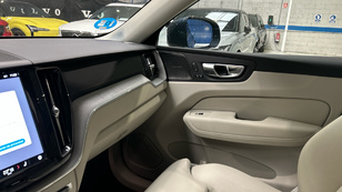 Volvo XC60 T6 Recharge Ultra Bright AWD Auto 257 kW (350 CV) - 51 Volvo XC60 T6 Ocasión 257 KW (350CV) - 51