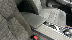 Volvo XC60 T6 Recharge Core AWD Auto 257 kW (350 CV) - 46 Volvo XC60 T6 Ocasión 257 KW (350CV) - 46