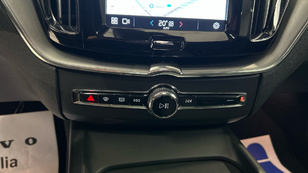 Volvo XC60 T6 Recharge Core AWD Auto 257 kW (350 CV) - 52 Volvo XC60 T6 Ocasión 257 KW (350CV) - 52