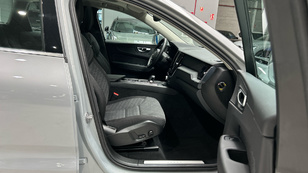 Volvo XC60 T6 Recharge Core AWD Auto 257 kW (350 CV) - 7 Volvo XC60 T6 Ocasión 257 KW (350CV) - 7