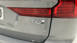 Volvo XC60 T6 Recharge Core AWD Auto 257 kW (350 CV) - 27 Volvo XC60 T6 Ocasión 257 KW (350CV) - 27